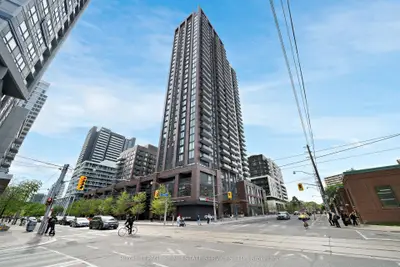 130 River Street 1411, Toronto C08, On M5a 0r8