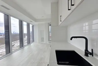 5 Quarrington Lane 611, Toronto C13, On M3c 0s5