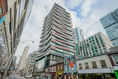 215 Queen Street W 1403, Toronto C01, On M5v 0p5