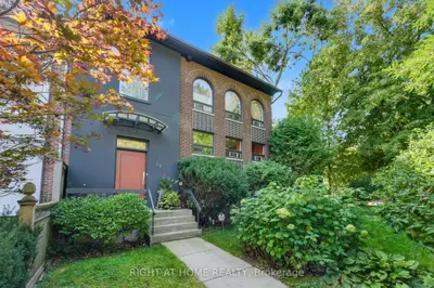 25 Clarendon Avenue, Toronto C02, On M4v 1h8