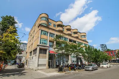 8 Oxford Street 304, Toronto C01, On M5t 1n9