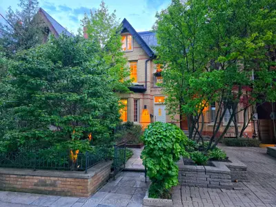 37 Walker Avenue, Toronto, On M4v 1g3