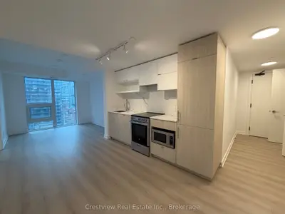 100 Queen Street E 1915, Toronto C08, On M5c 0b5