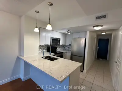 18 Yonge Street 1306, Toronto C01, On M5e 1z8