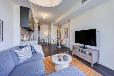 223 St Clair Avenue W 309, Toronto C02, On M4v 1r3