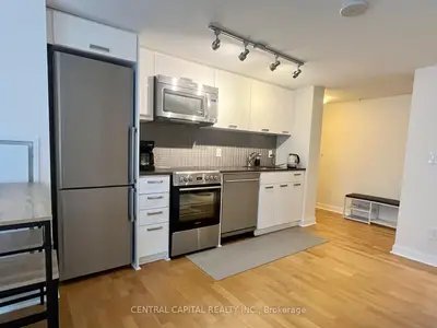 295 Adelaide Street W 1310, Toronto C01, On M5v 0l4
