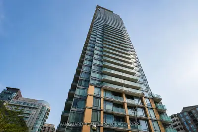 18 Yorkville Avenue 201, Toronto C02, On M4w 3y8