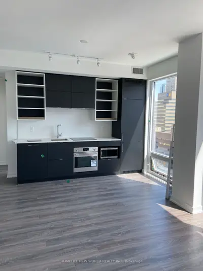 20 Edward Street 902, Toronto C01, On M5g 1c9