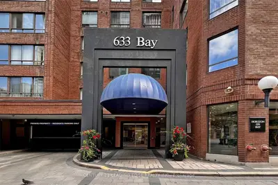 633 Bay Street 2204, Toronto C01, On M5g 2g4