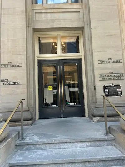 197 Yonge Street 3213, Toronto C08, On M5b 0c1