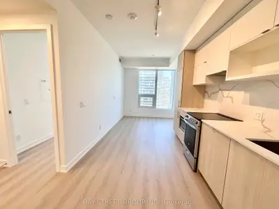 100 Queen Street E 3001, Toronto C08, On M5c 0b5