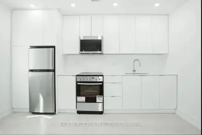 49 Glen Elm Avenue 117, Toronto C09, On M4t 1v2