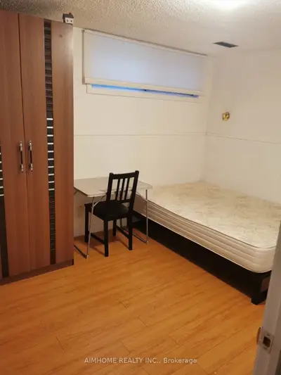 137a Markham Street Basement, Toronto C01, On M6j 2g4