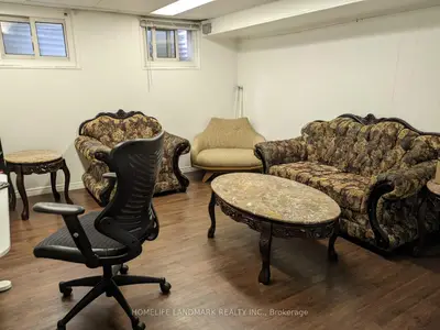 81 Clydesdale Drive ( Lower ), Toronto C15, On M2j 3n3