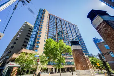 1055 Bay Street 716, Toronto, On M5s 3a3