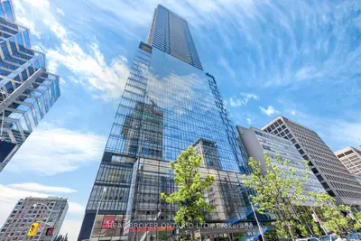 488 University Avenue 3912, Toronto C01, On M5g 0c1
