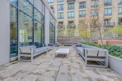 775 King Street W 202, Toronto C01, On M5v 2k3