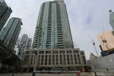 18 Yonge Street 915, Toronto C01, On M5e 1z8