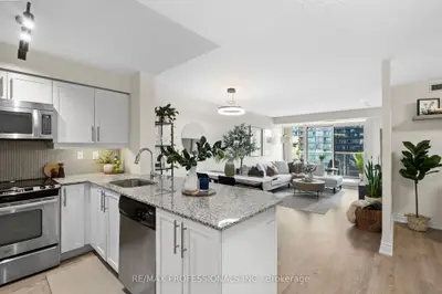 125 Western Battery Road 909, Toronto C01, On M6k 3r8