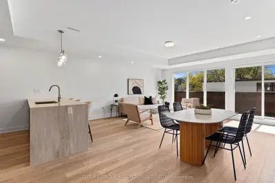 86 Kenwood Avenue Unit 4, Toronto C03, On M6c 2s2