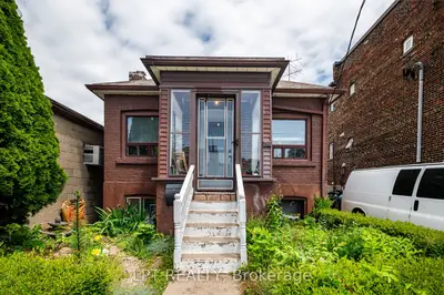 541 Vaughan Road, Toronto, On M6c 2r2
