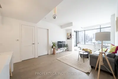 12 Bonnycastle Street 422, Toronto C08, On M5a 0c8