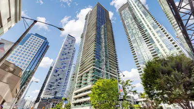 33 Bay Street 609, Toronto C01, On M5j 2z3