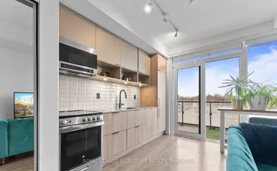 35 Rolling Mills Road N326, Toronto C08, On M5a 0v6