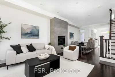 38 Wyndham Street, Toronto C01, On M6k 1r7