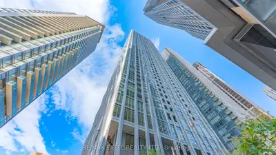 1 Yorkville Avenue 3909, Toronto C02, On M4w 1l1
