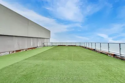 39 Queens Quay E 1126, Toronto, On M5e 0a5