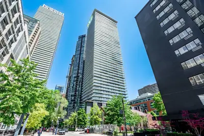 33 Charles Street E 3709, Toronto C08, On M4y 1r9