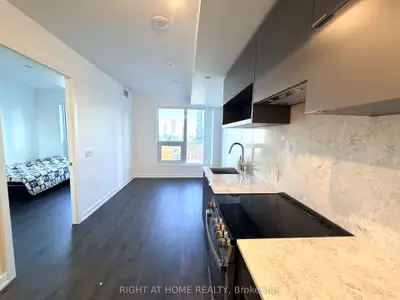 100 Queen Street E 2307, Toronto C08, On M5c 0b5