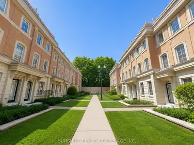 20 Hargrave Lane 12, Toronto C12, On M4n 0a4
