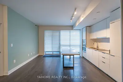 955 Bay Street 307, Toronto C01, On M5s 0c6