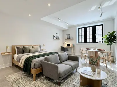2 Clarendon Avenue 105, Toronto C02, On M4v 1h9