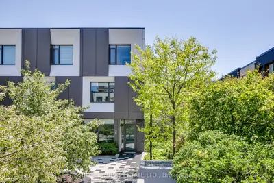 51 Paul Lane Gardens Th05, Toronto C01, On M5t 2h6