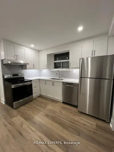 101 Kenwood Avenue 2, Toronto C03, On M6c 2s1