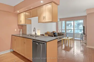 270 Wellington Street W 710, Toronto C01, On M5v 3p6
