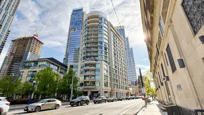 8 Scollard Street 311, Toronto, On M5r 1m2