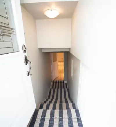 550 Glencairn Avenue Bsmt, Toronto, On M6b 1z4