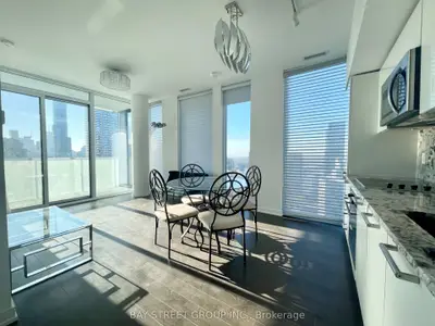 28 Wellesley Street E 3202, Toronto C08, On M4y 1g3