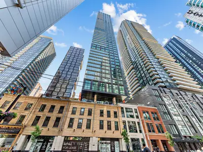 327 King Street W 1305, Toronto C01, On M5v 0w7