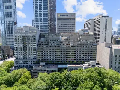 360 Bloor Street E 209, Toronto C09, On M4w 3m3
