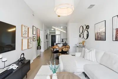 101 Erskine Avenue 217, Toronto C10, On M4p 1y5
