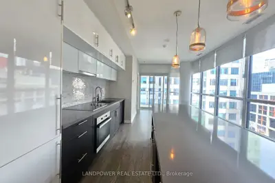 8 Mercer Street 1405, Toronto C01, On M5v 0c4