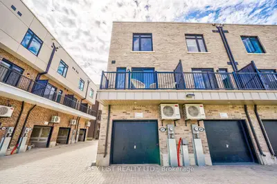 27 Spruce Pines Crescent, Toronto, On M4a 0a9