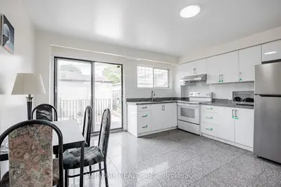 144 Wolseley Street 2a, Toronto C01, On M6j 3r4