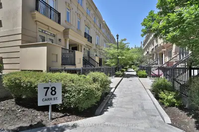 78 Carr Street Th 10, Toronto C01, On M5t 1b7