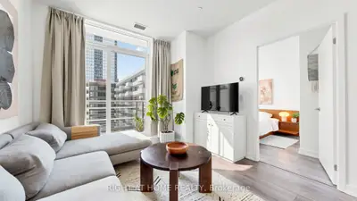 200 Sackville Street 714, Toronto, On M5a 0c4
